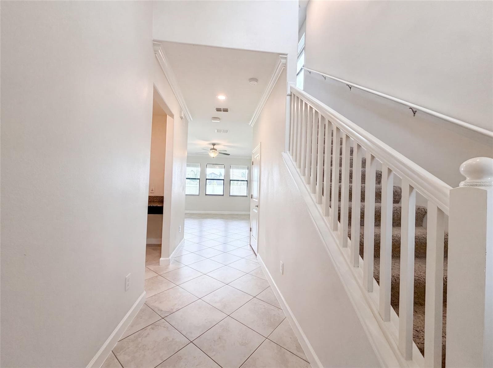 Single Family Residence at 9709 IVORY DR, RUSKIN, photo 6 of 34