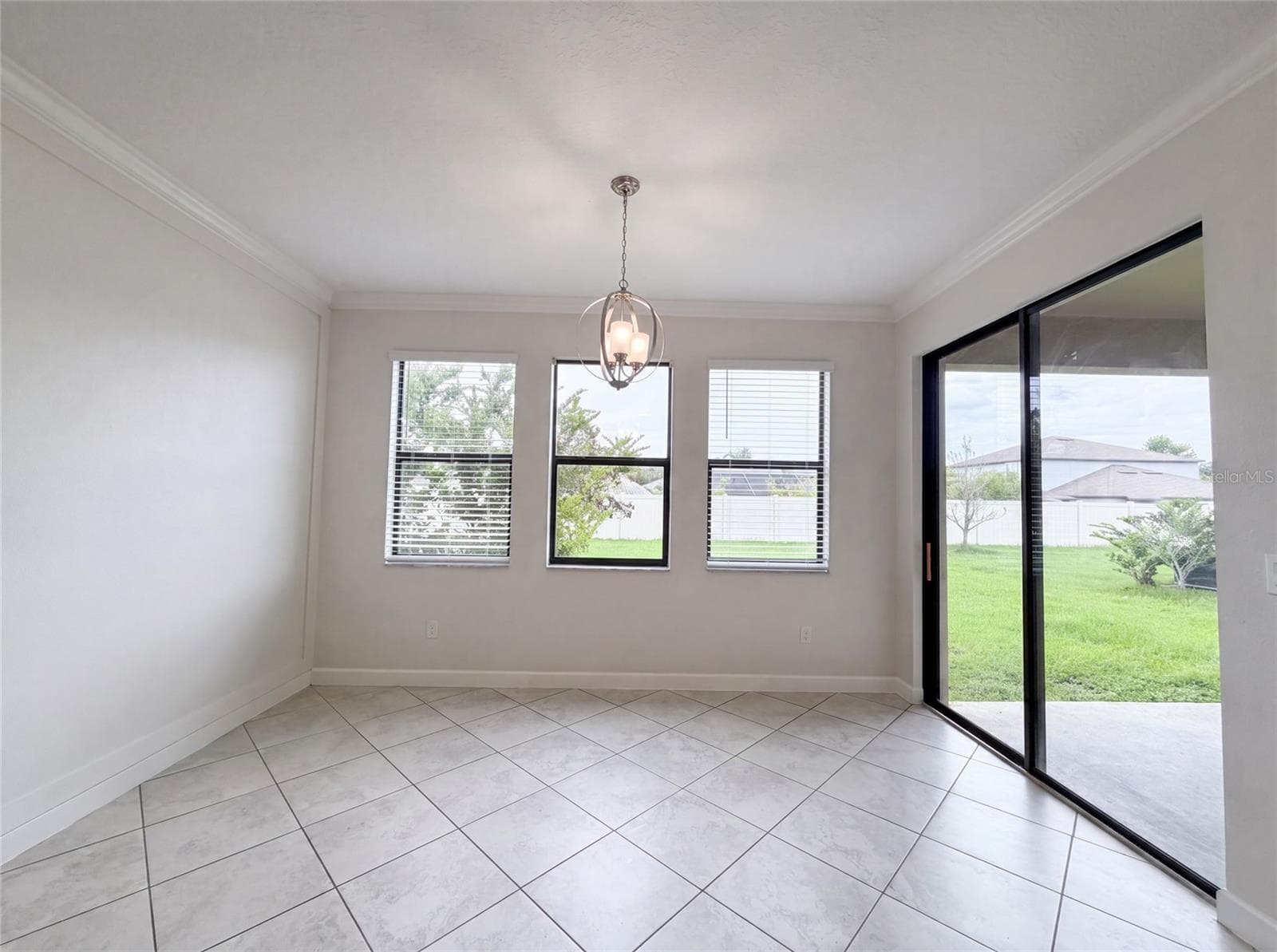 Single Family Residence at 9709 IVORY DR, RUSKIN, photo 9 of 34