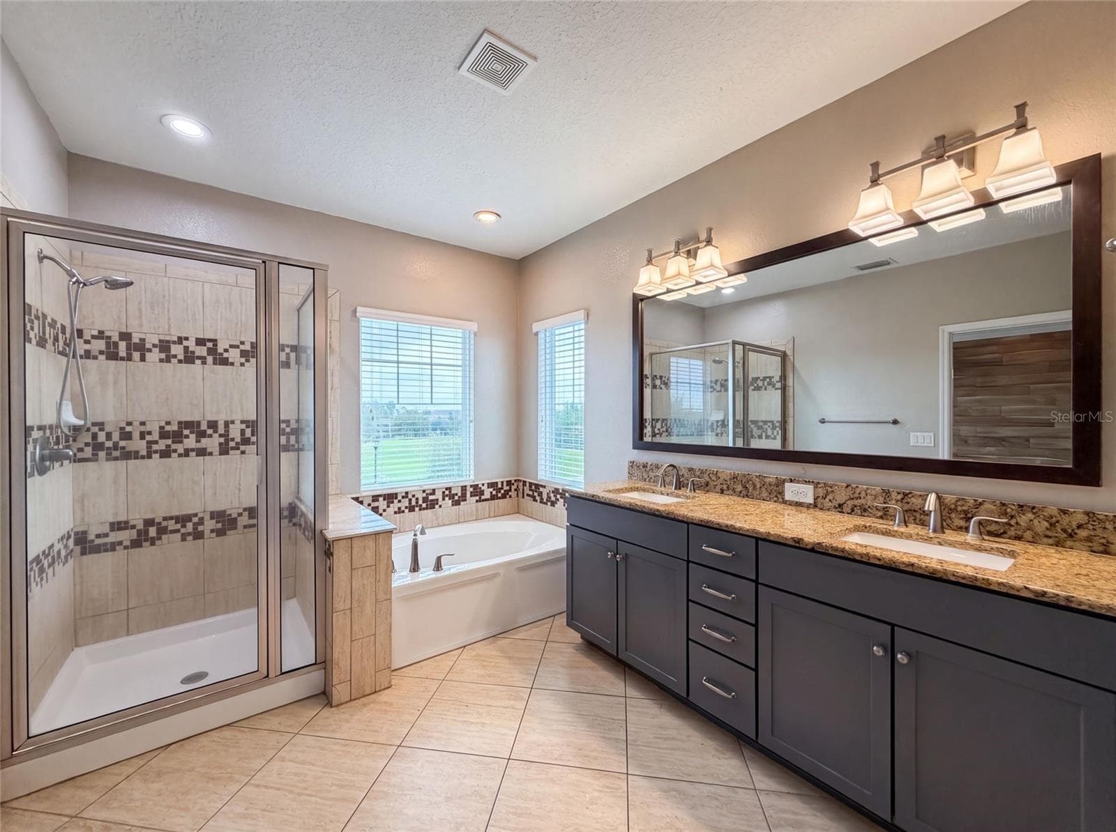 Single Family Residence at 7304 MILESTONE DR, APOLLO BEACH, photo 14 of 27
