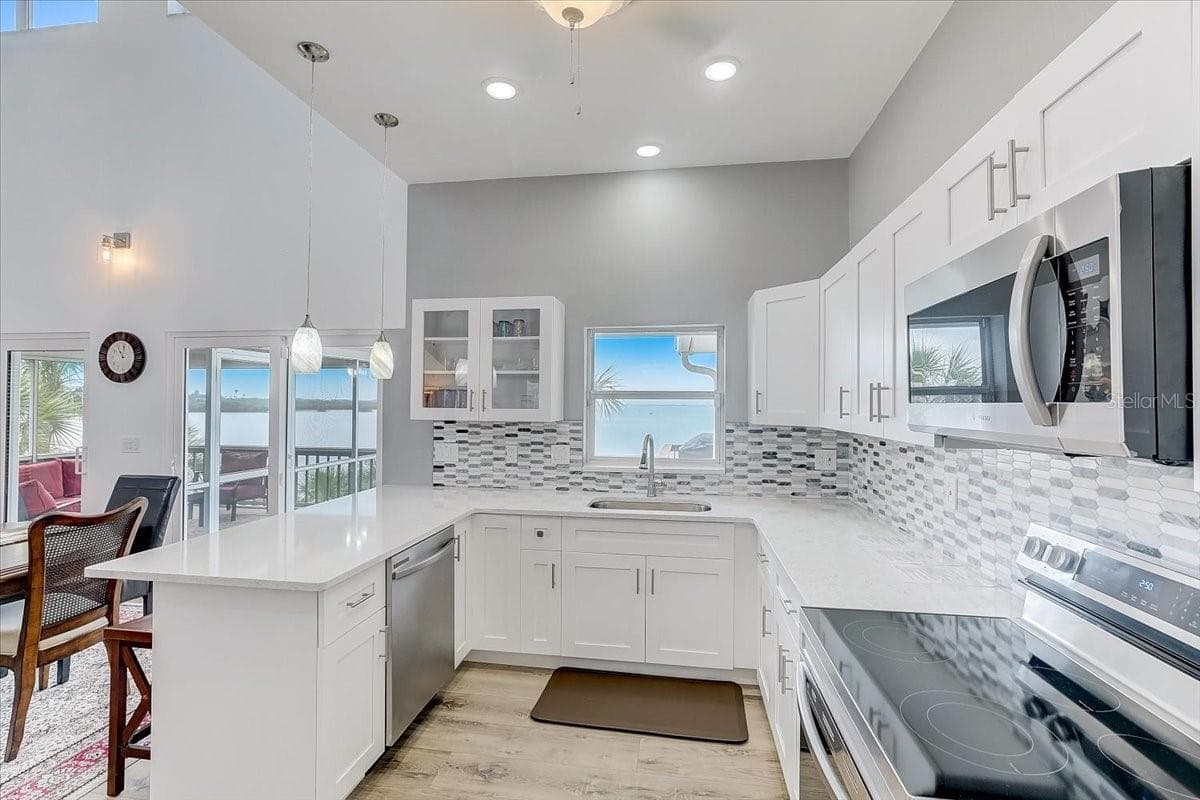 Condominium at 2424 BAY DR #2424/2426, BRADENTON, photo 11 of 29