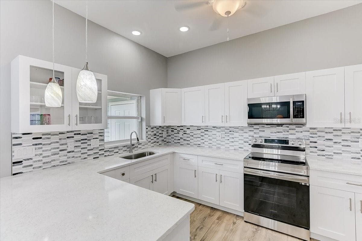 Condominium at 2424 BAY DR #2424/2426, BRADENTON, photo 12 of 29