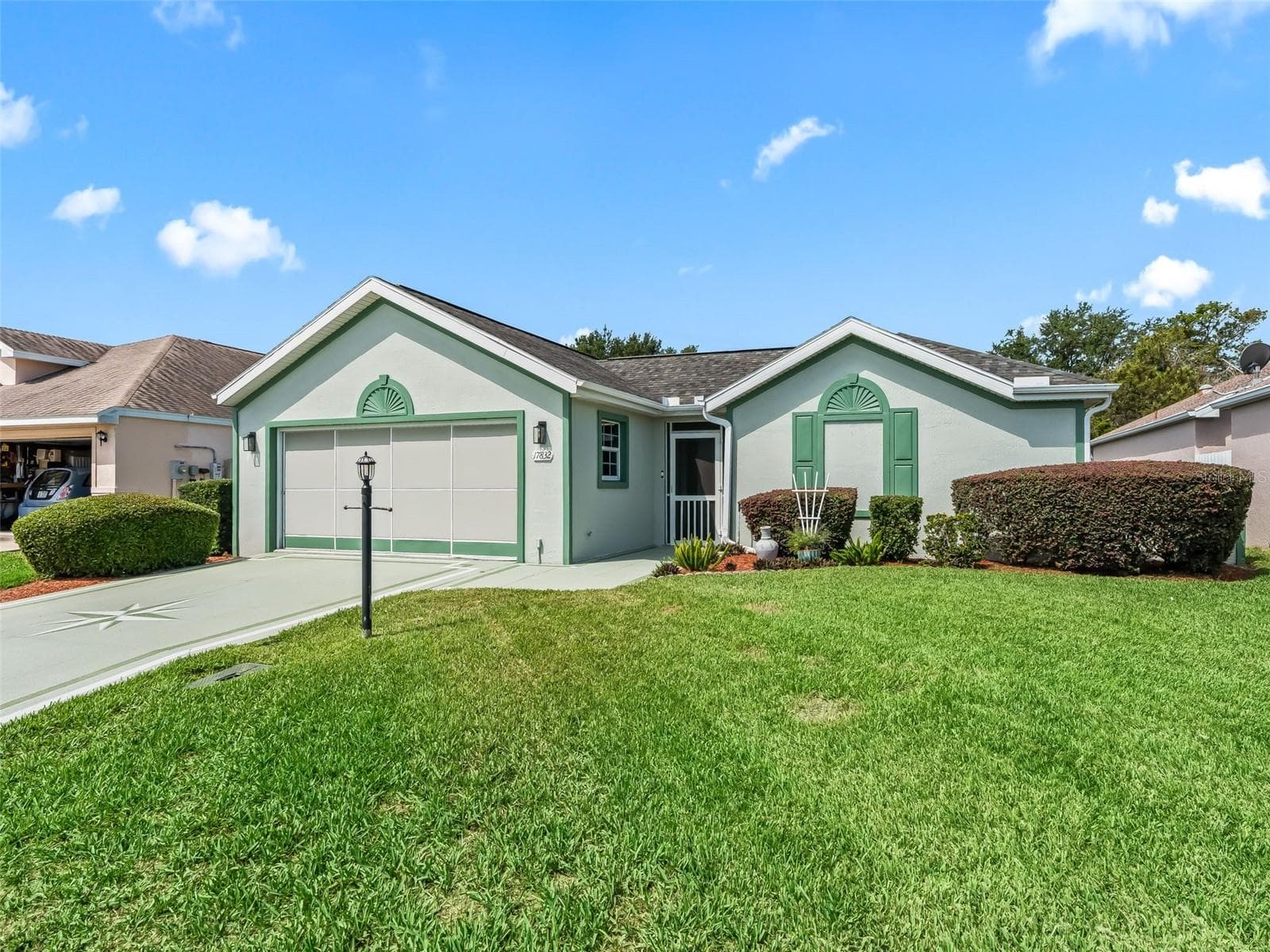 Low Maintenance Landscaping - 17832 SE 115TH CT, SUMMERFIELD