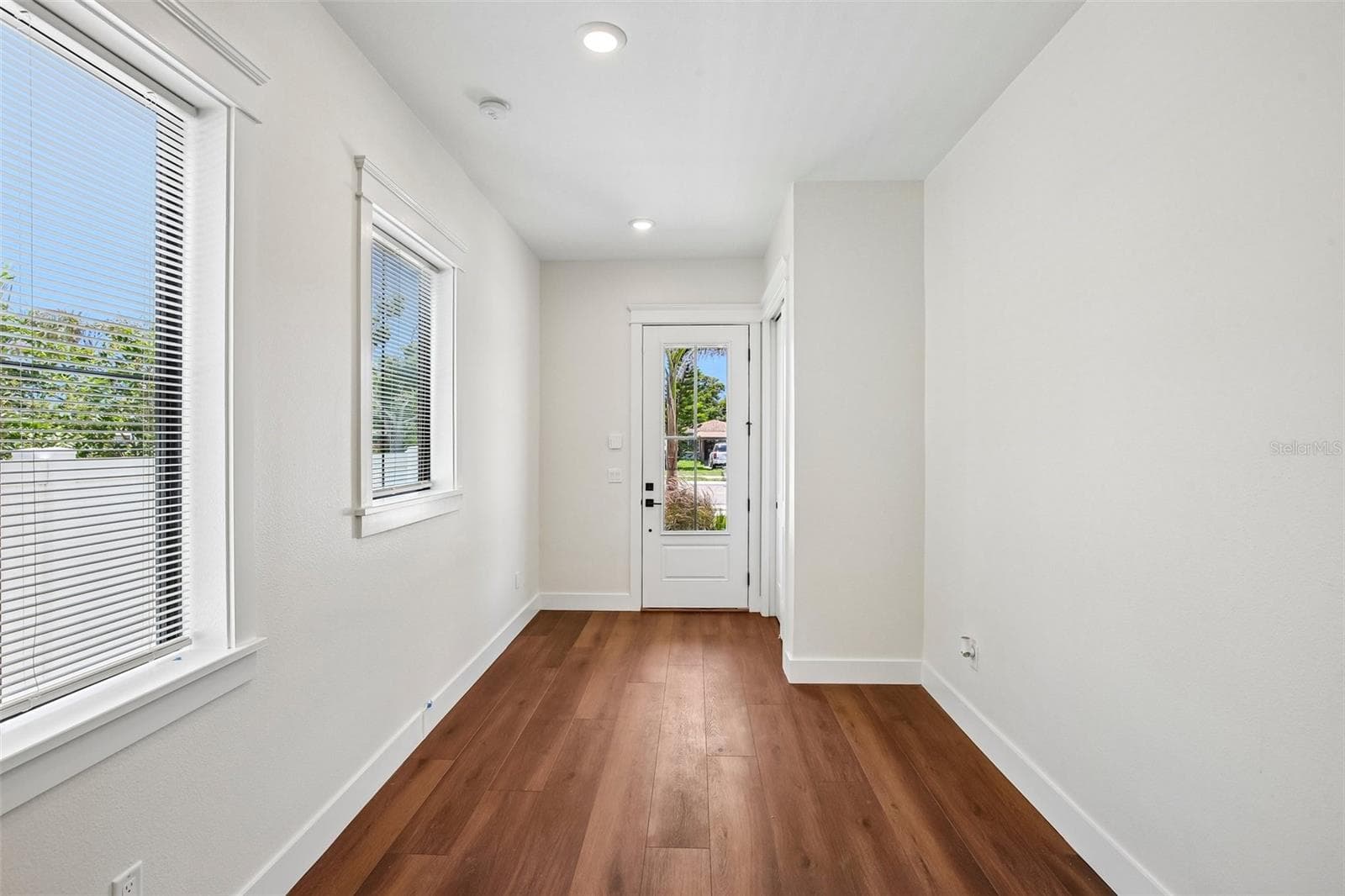 Entry way - 3819 71ST ST N, ST PETERSBURG