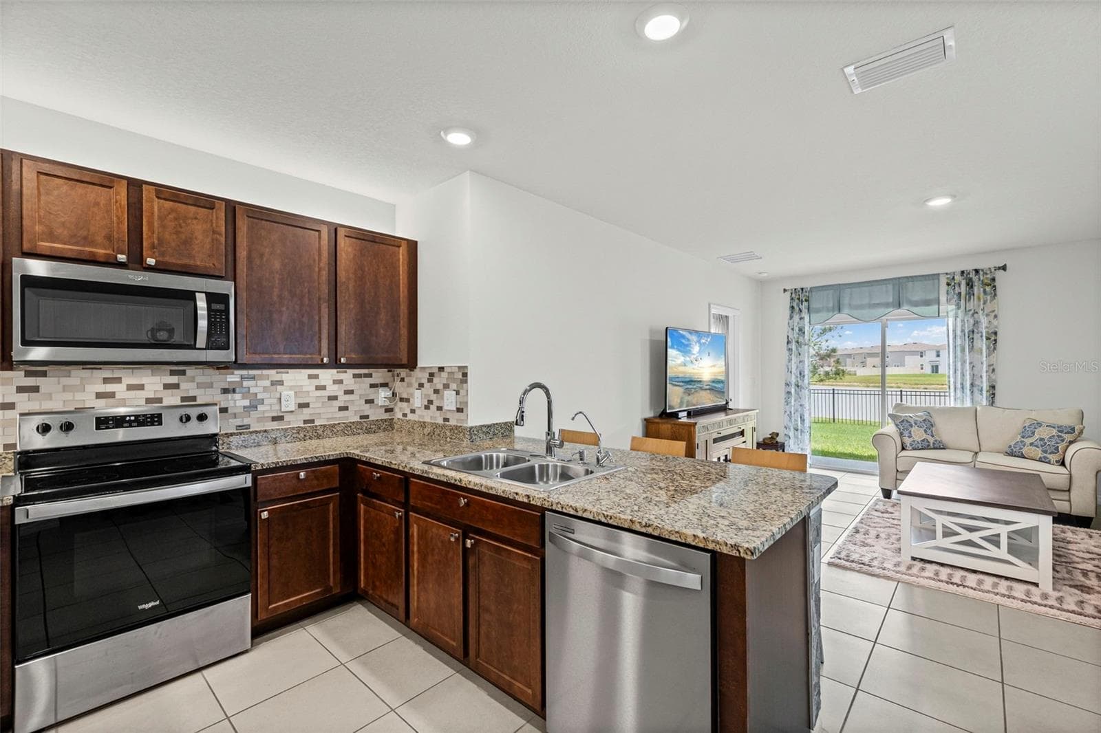 Single Family Residence at 10914 PENNY GALE LOOP, SAN ANTONIO, photo 10 of 39