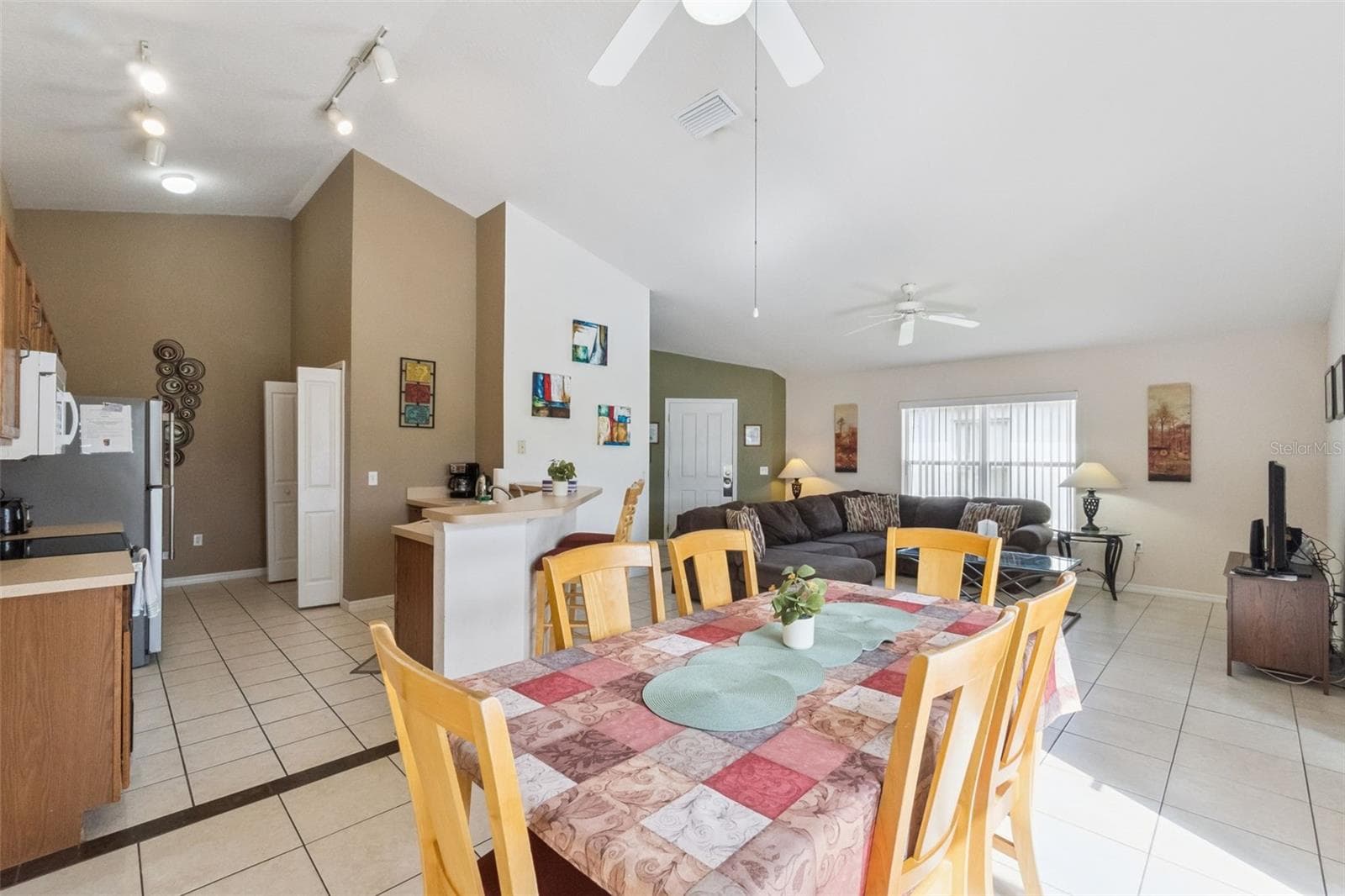 Single Family Residence at 621 RESERVE DR, DAVENPORT, photo 6 of 39