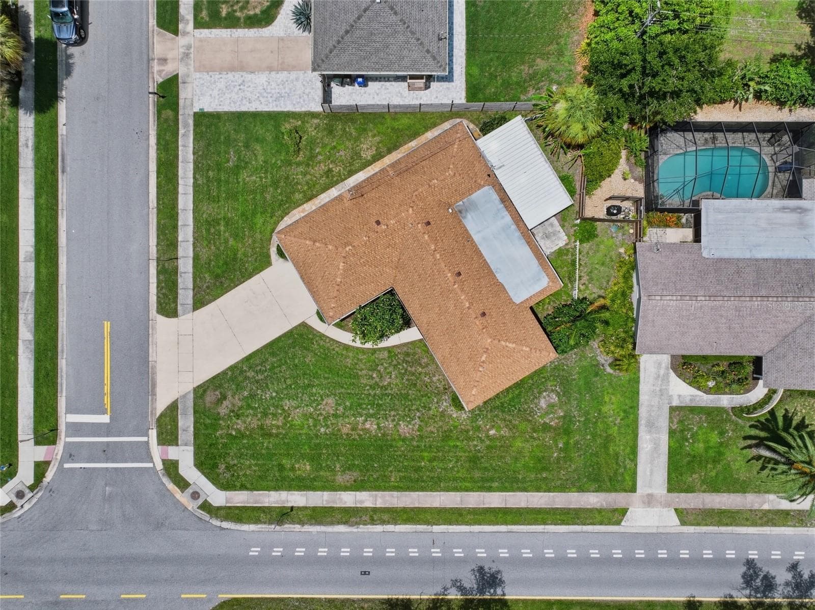 Single Family Residence at 2711 GULF GATE DR, SARASOTA, photo 2 of 30