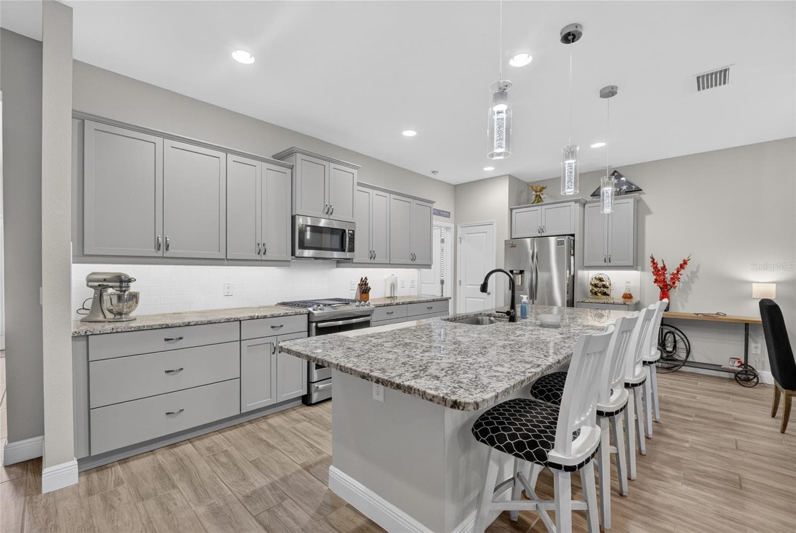Kitchen/ Breakfast Bar - 3508 NW 55TH CT, OCALA