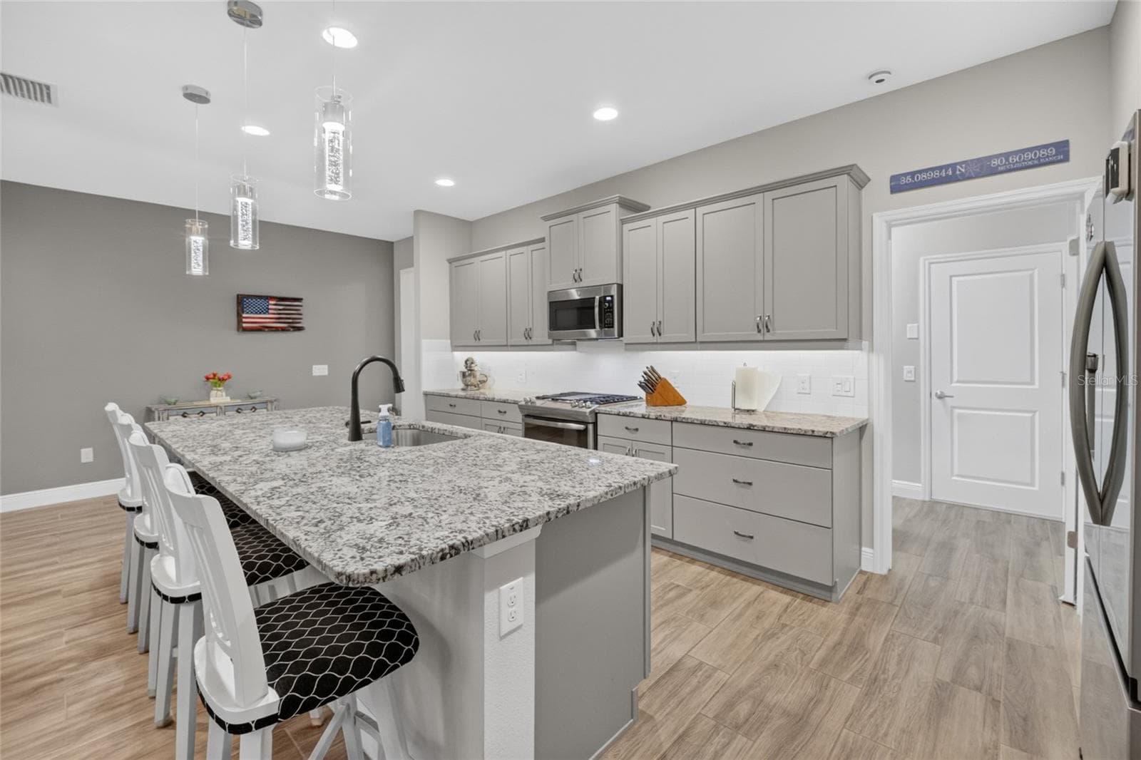 Kitchen/ Breakfast Bar - 3508 NW 55TH CT, OCALA