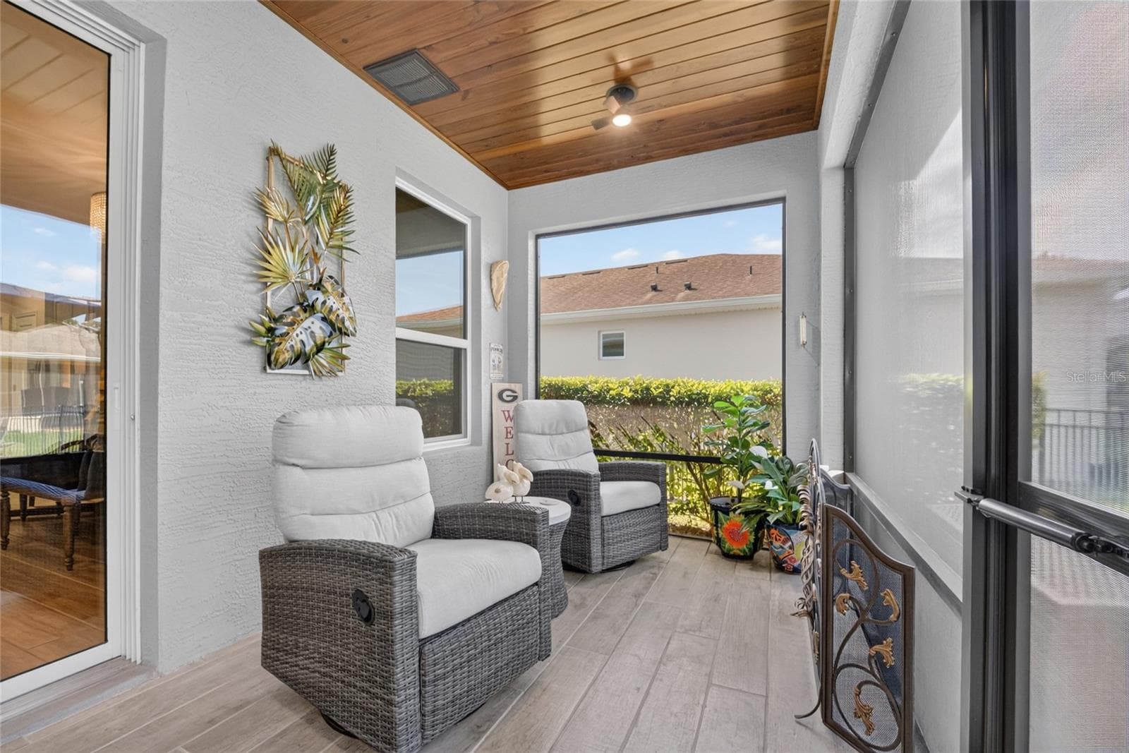 Covered & Screened in Back Porch - 3508 NW 55TH CT, OCALA