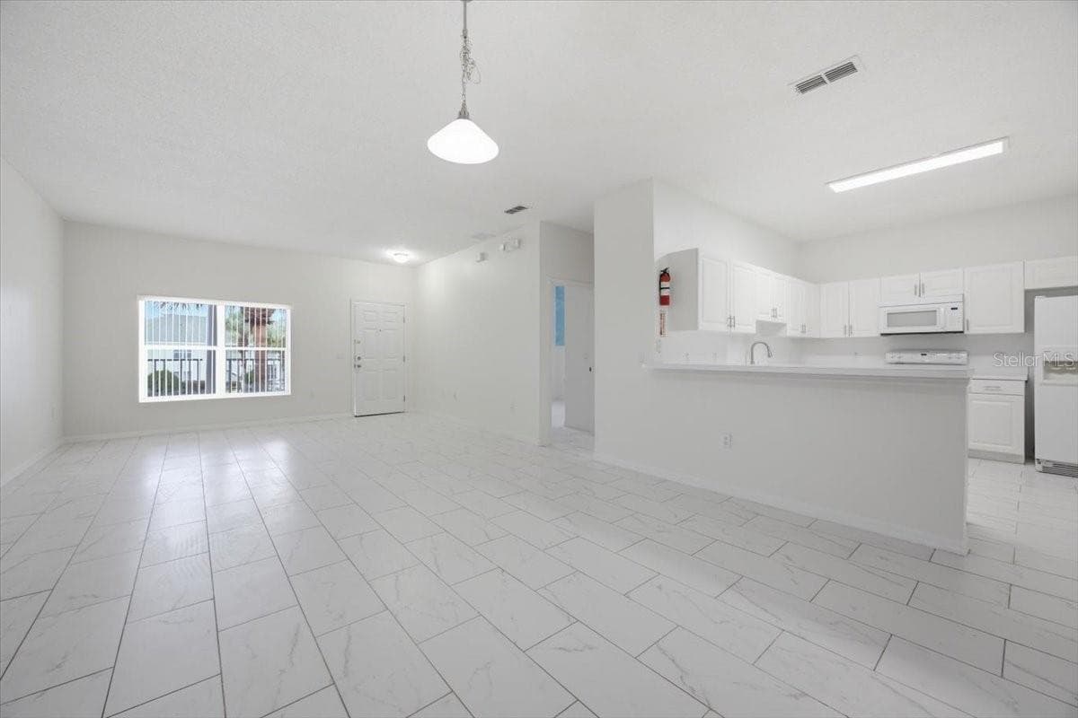 Condominium at 3157 SUN LAKE CT #B, KISSIMMEE, photo 7 of 37
