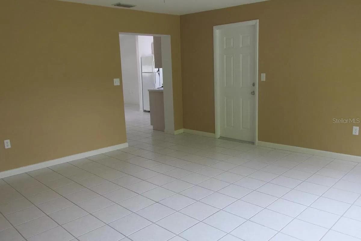 Duplex at 2911 BENTLEY ST, SARASOTA, photo 2 of 14