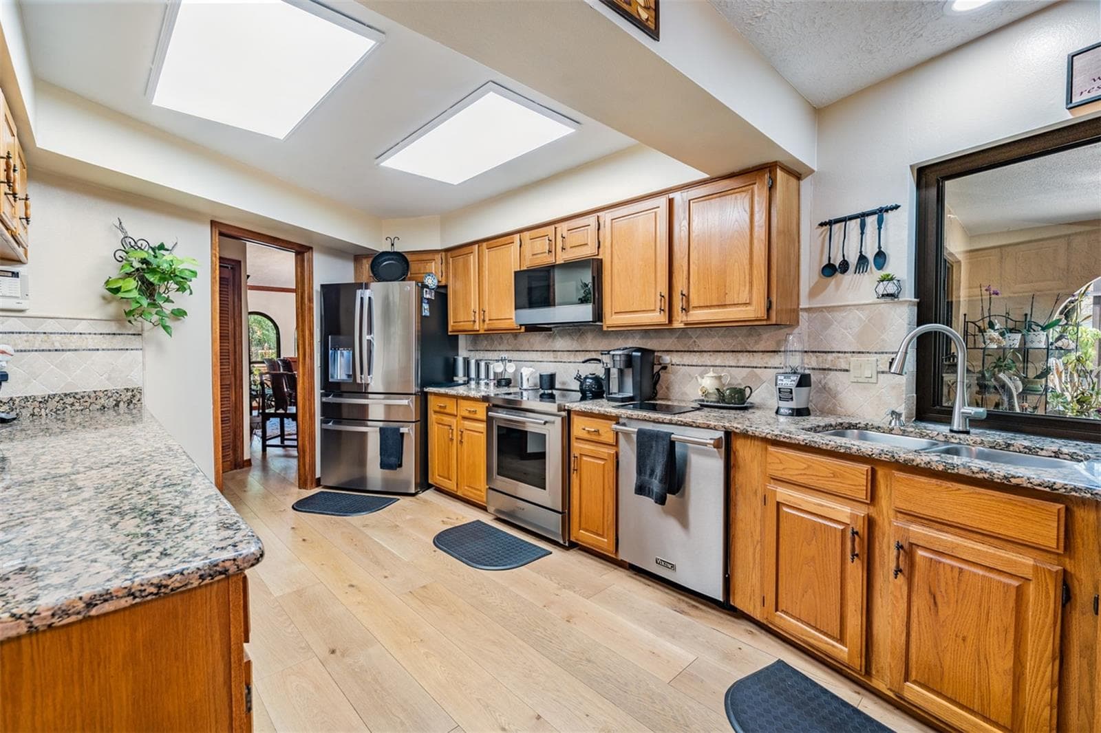 Single Family Residence at 13203 SPINDLEWYCK CV, RIVERVIEW, photo 12 of 55