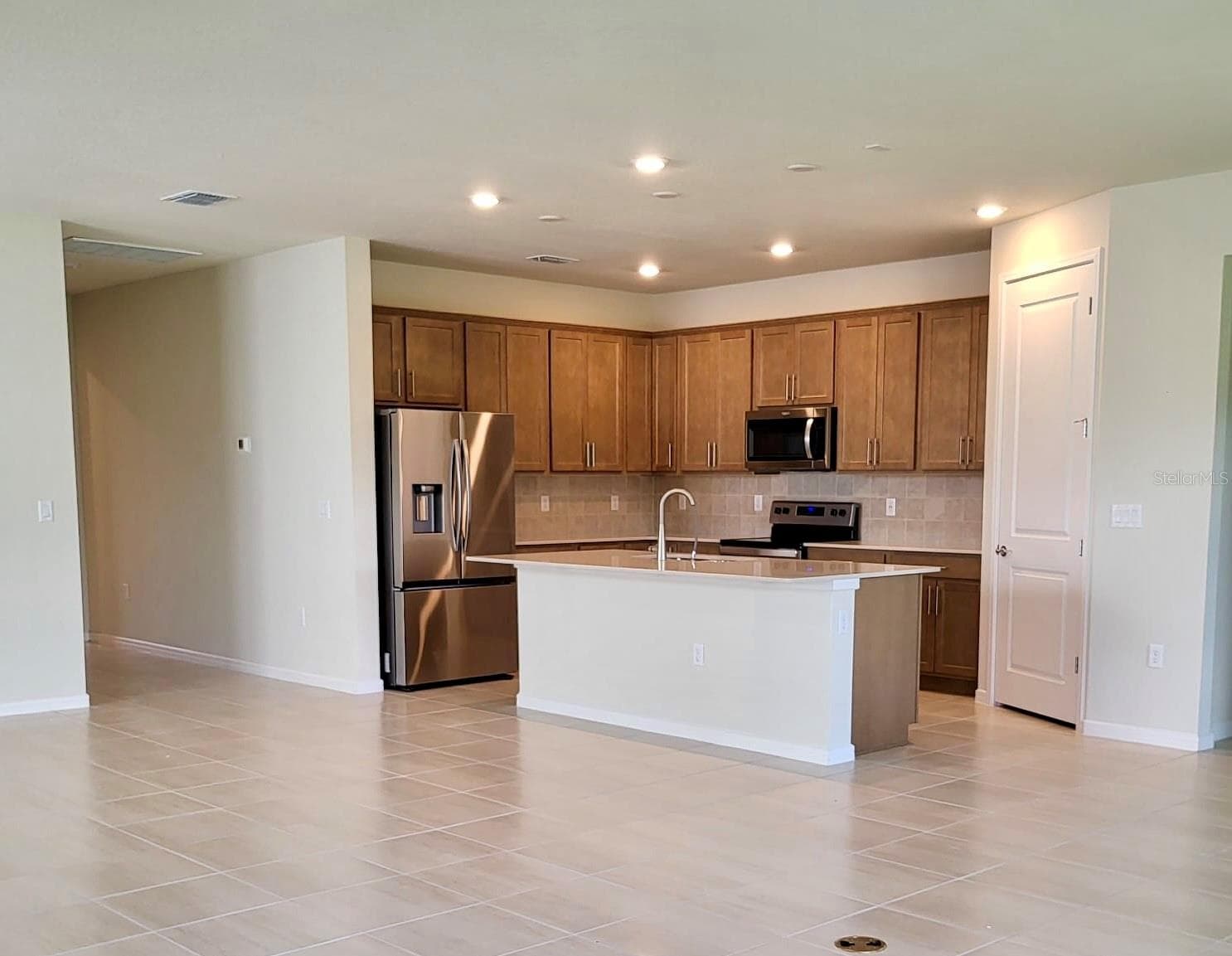 Single Family Residence at 17391 SAW PALMETTO AVE, CLERMONT, photo 4 of 24