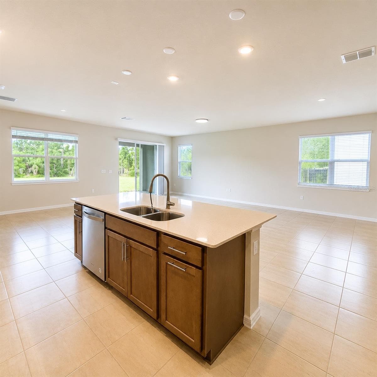 Single Family Residence at 17391 SAW PALMETTO AVE, CLERMONT, photo 5 of 24