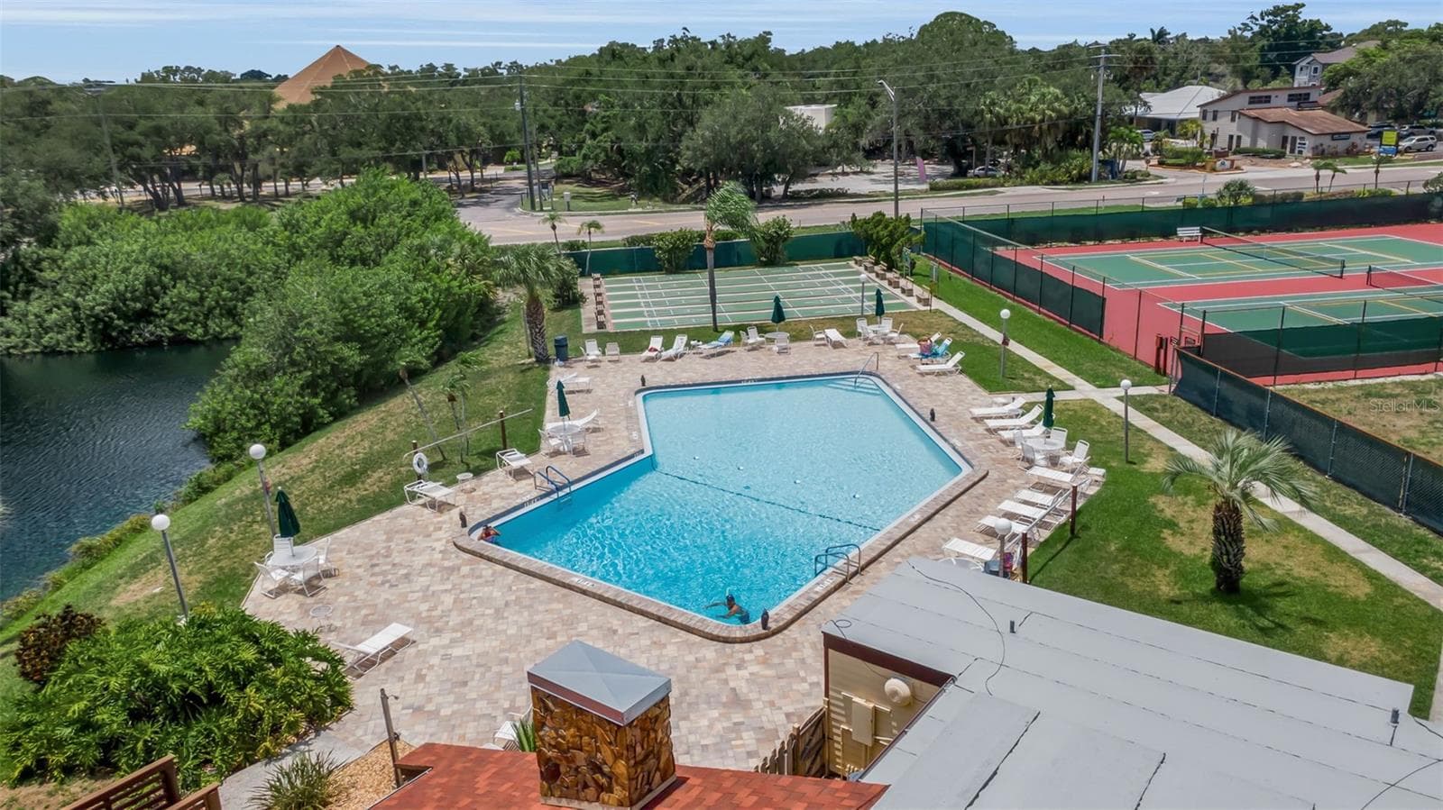 Condominium at 1409 56TH ST W #1409, BRADENTON, photo 48 of 74