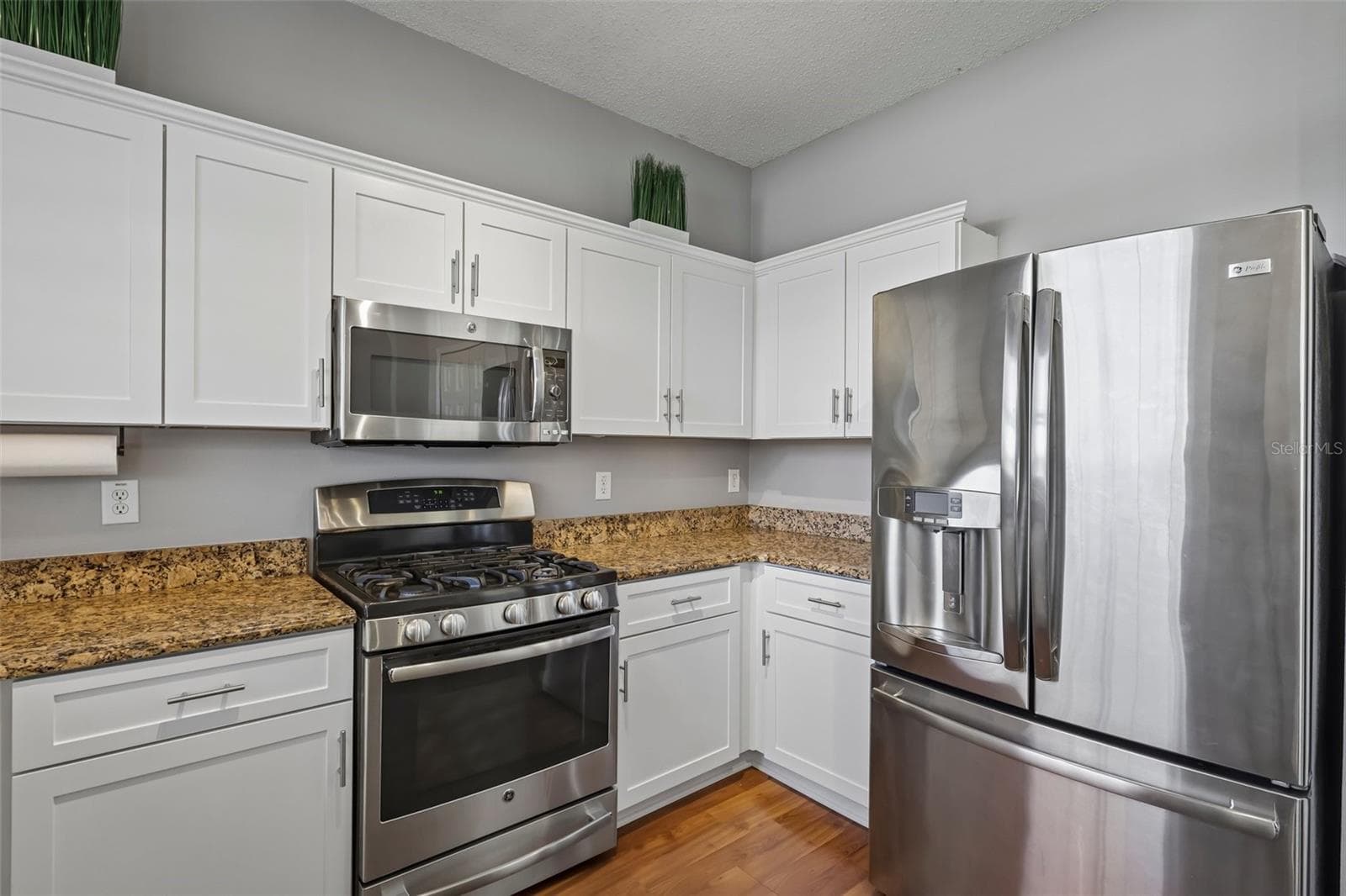Single Family Residence at 205 ROSANA DR, BRANDON, photo 19 of 66