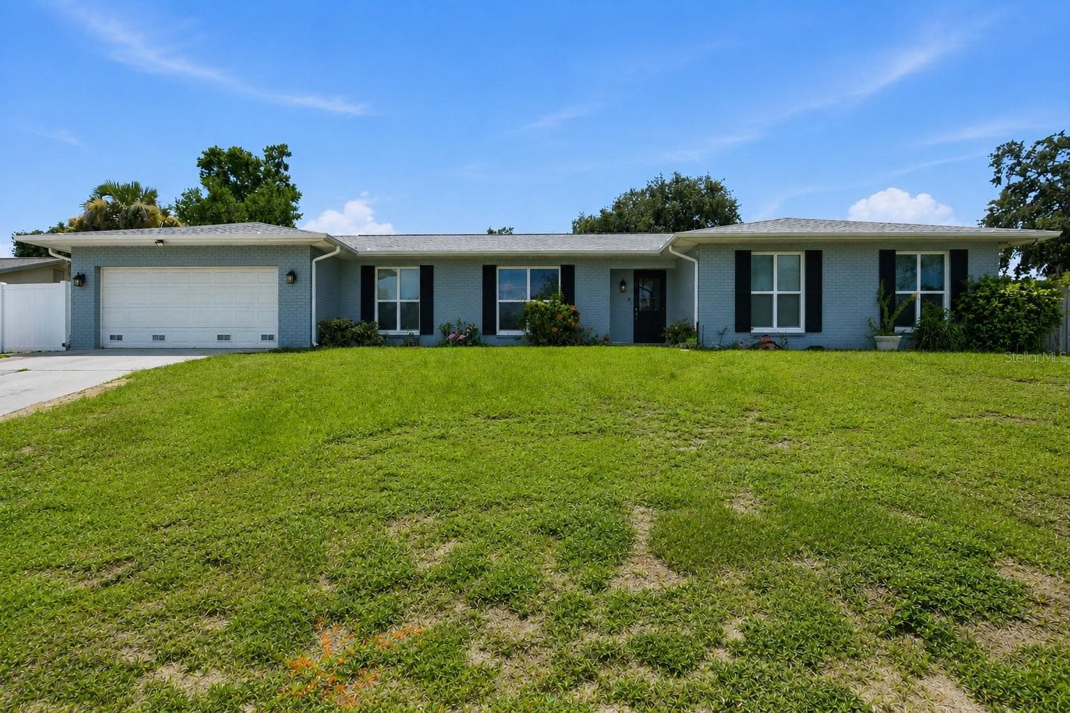Front Exterior - 1124 KING ARTHUR CT, VALRICO