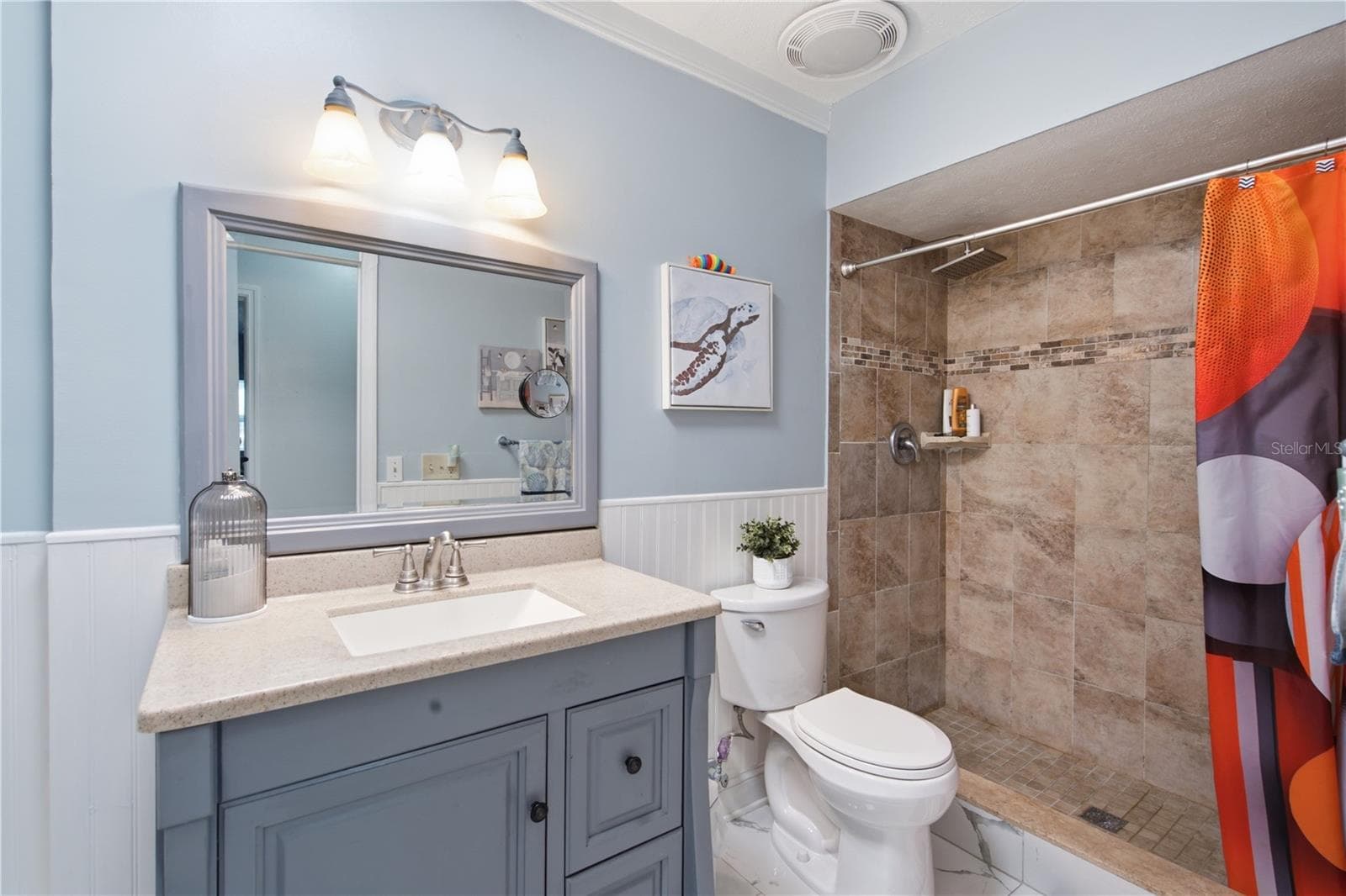 Second bathroom-Main Home - 1124 KING ARTHUR CT, VALRICO