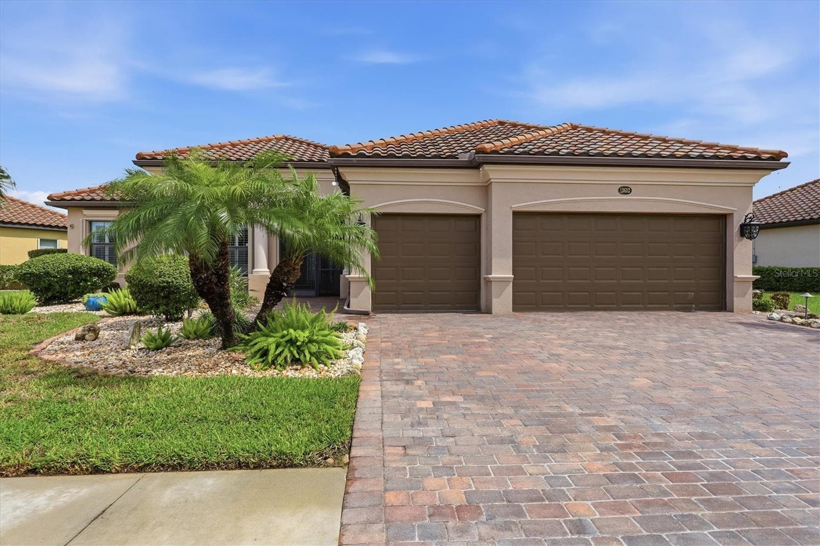 Single Family Residence at 13652 CLASSICO CT, VENICE, photo 2 of 56
