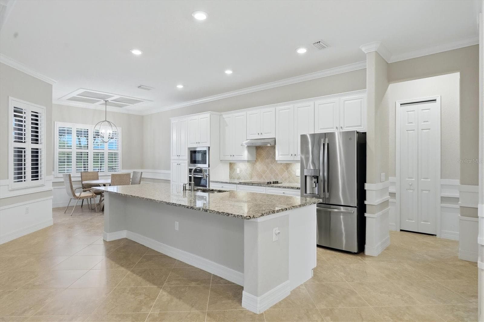Single Family Residence at 13652 CLASSICO CT, VENICE, photo 11 of 56