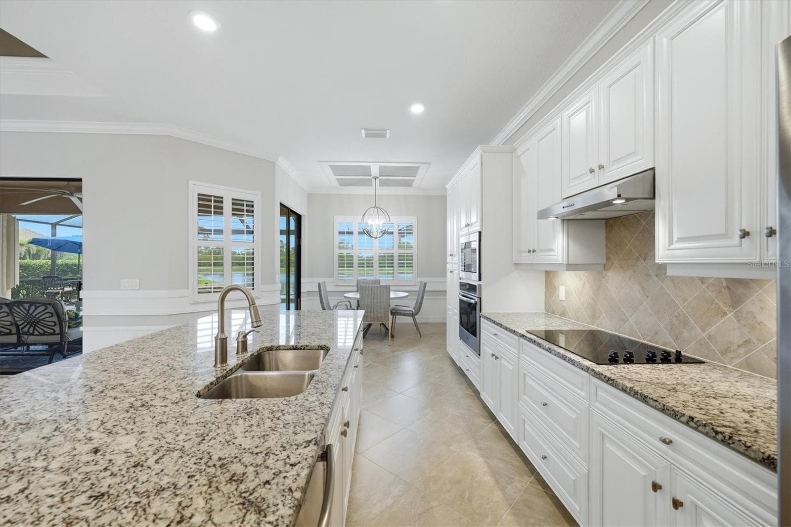 Single Family Residence at 13652 CLASSICO CT, VENICE, photo 12 of 56