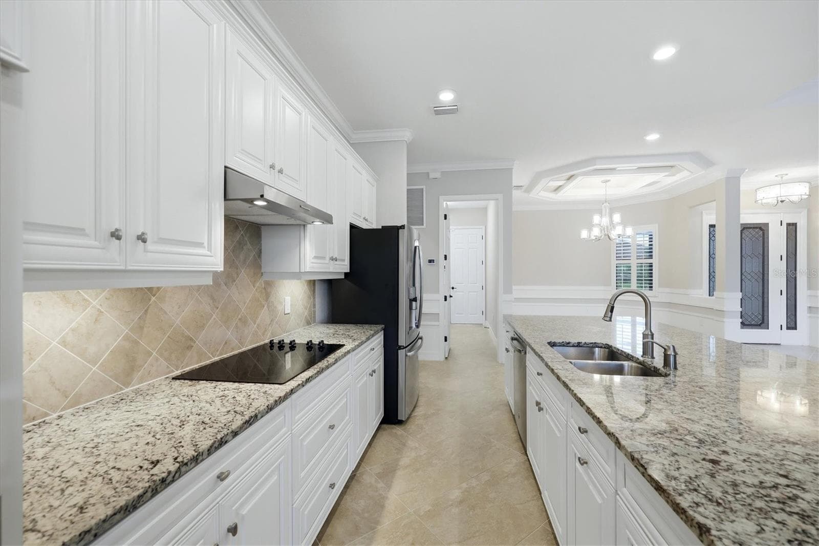 Single Family Residence at 13652 CLASSICO CT, VENICE, photo 13 of 56