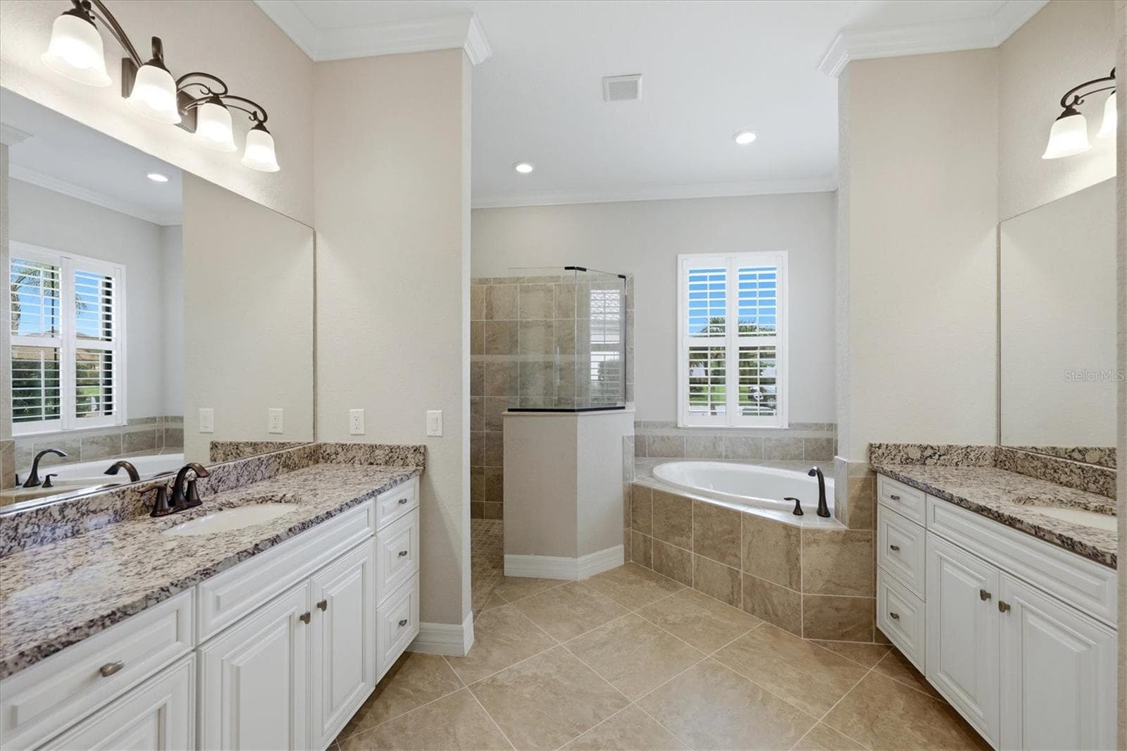 Single Family Residence at 13652 CLASSICO CT, VENICE, photo 21 of 56