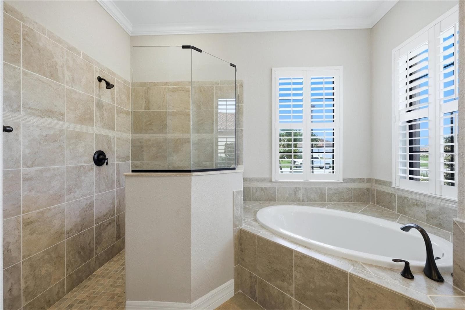 Single Family Residence at 13652 CLASSICO CT, VENICE, photo 22 of 56