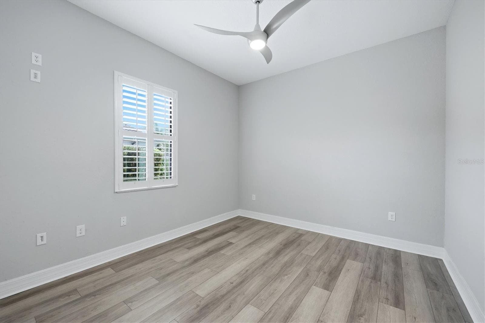 Single Family Residence at 13652 CLASSICO CT, VENICE, photo 24 of 56