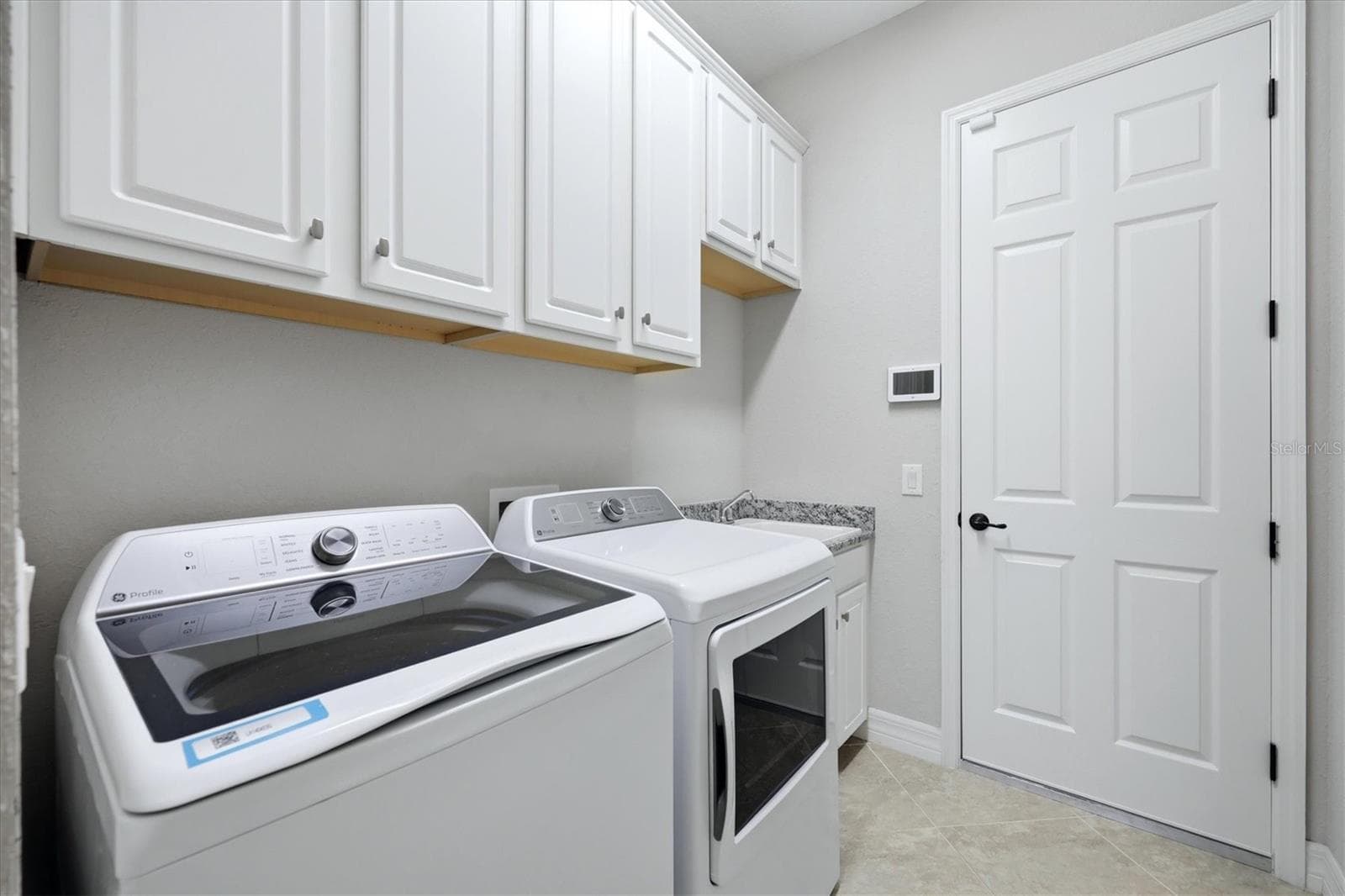 Single Family Residence at 13652 CLASSICO CT, VENICE, photo 28 of 56