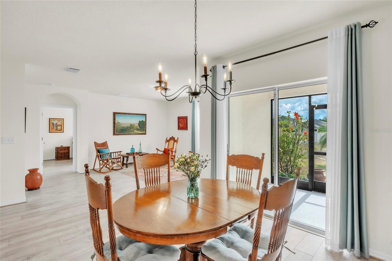 Dining- Sun-filled space perfect for every meal - 9527 SUNSTONE BLVD, THONOTOSASSA