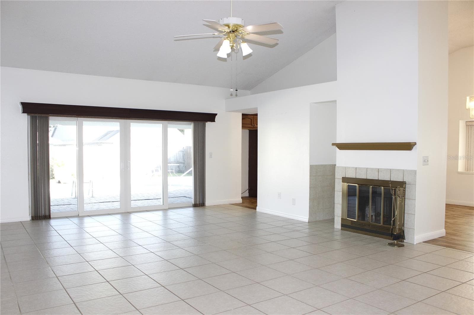 Single Family Residence at 1913 FIRETHORN CT, BRANDON, photo 16 of 58