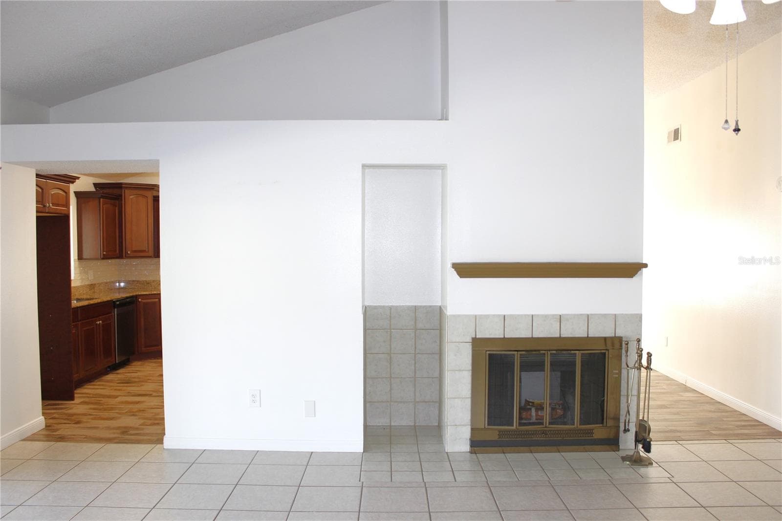 Single Family Residence at 1913 FIRETHORN CT, BRANDON, photo 17 of 58