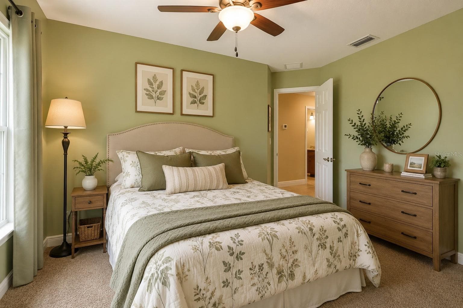 Virtual Staged - 76 FAIRWAY CIR, UMATILLA