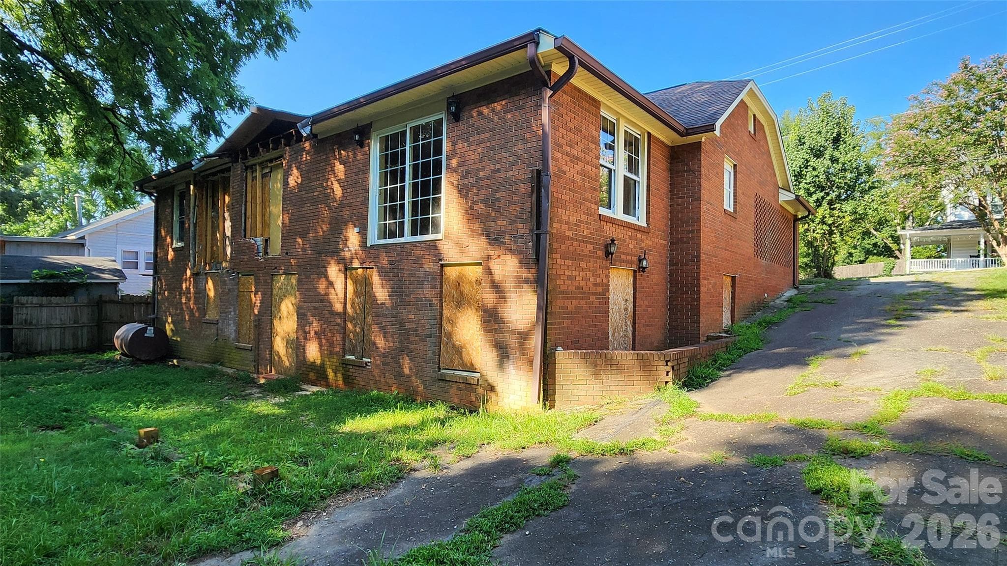 906 Trogdon Street