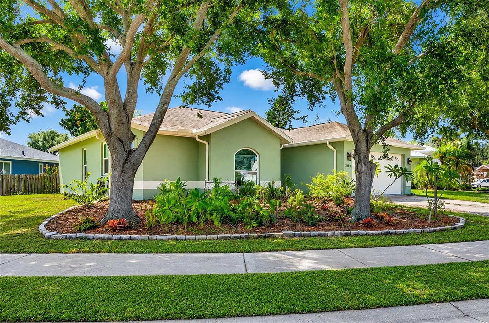 Single Family Residence at 2405 ICECAPADE DR, SARASOTA, photo 3 of 50