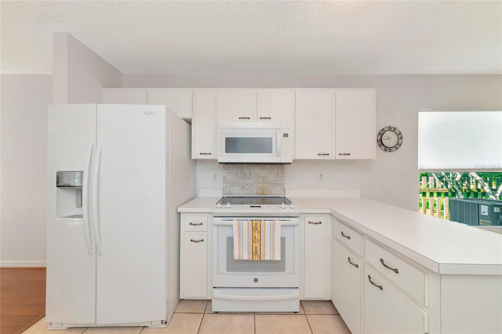 Single Family Residence at 2405 ICECAPADE DR, SARASOTA, photo 17 of 50