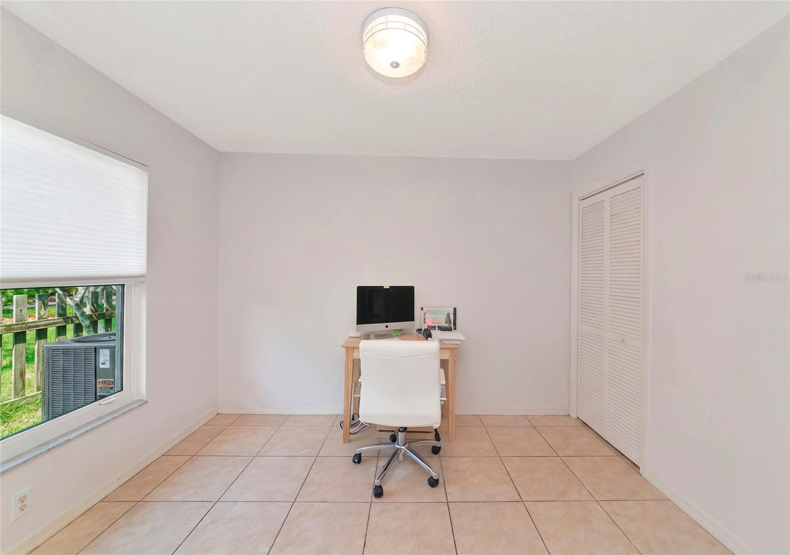 Single Family Residence at 2405 ICECAPADE DR, SARASOTA, photo 20 of 50