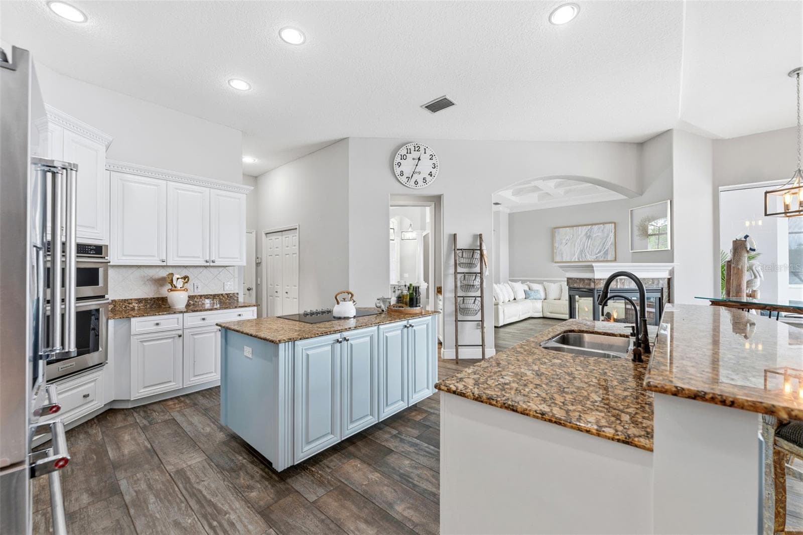 A Beautiful Coastal Kitchen Awaits You! - 24355 HIDEOUT TRL, LAND O LAKES