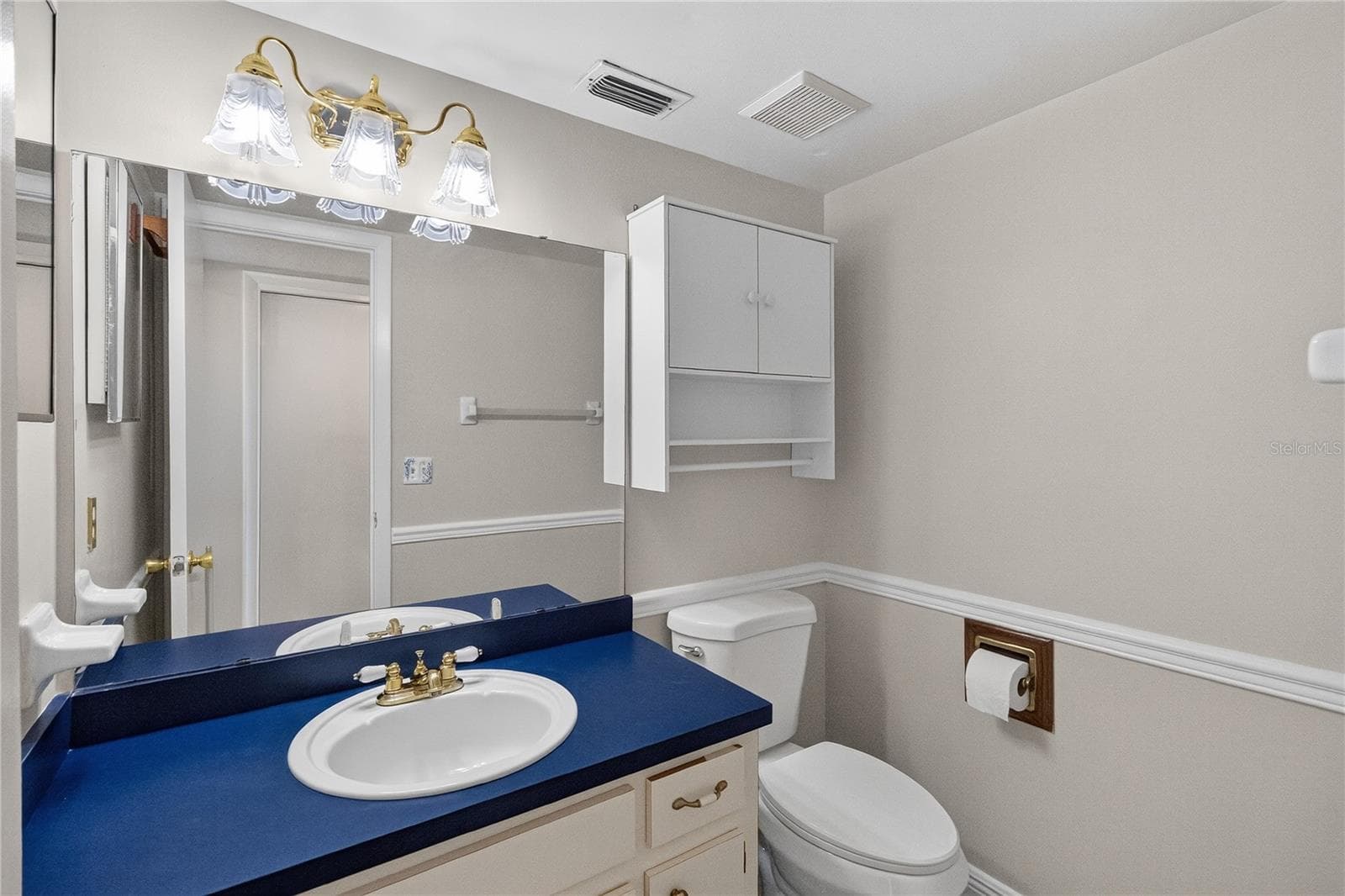 1/2 Bath Ground Floor - a few steps from entry from the garage. - 656 LITTLE WEKIVA RD, ALTAMONTE SPRINGS