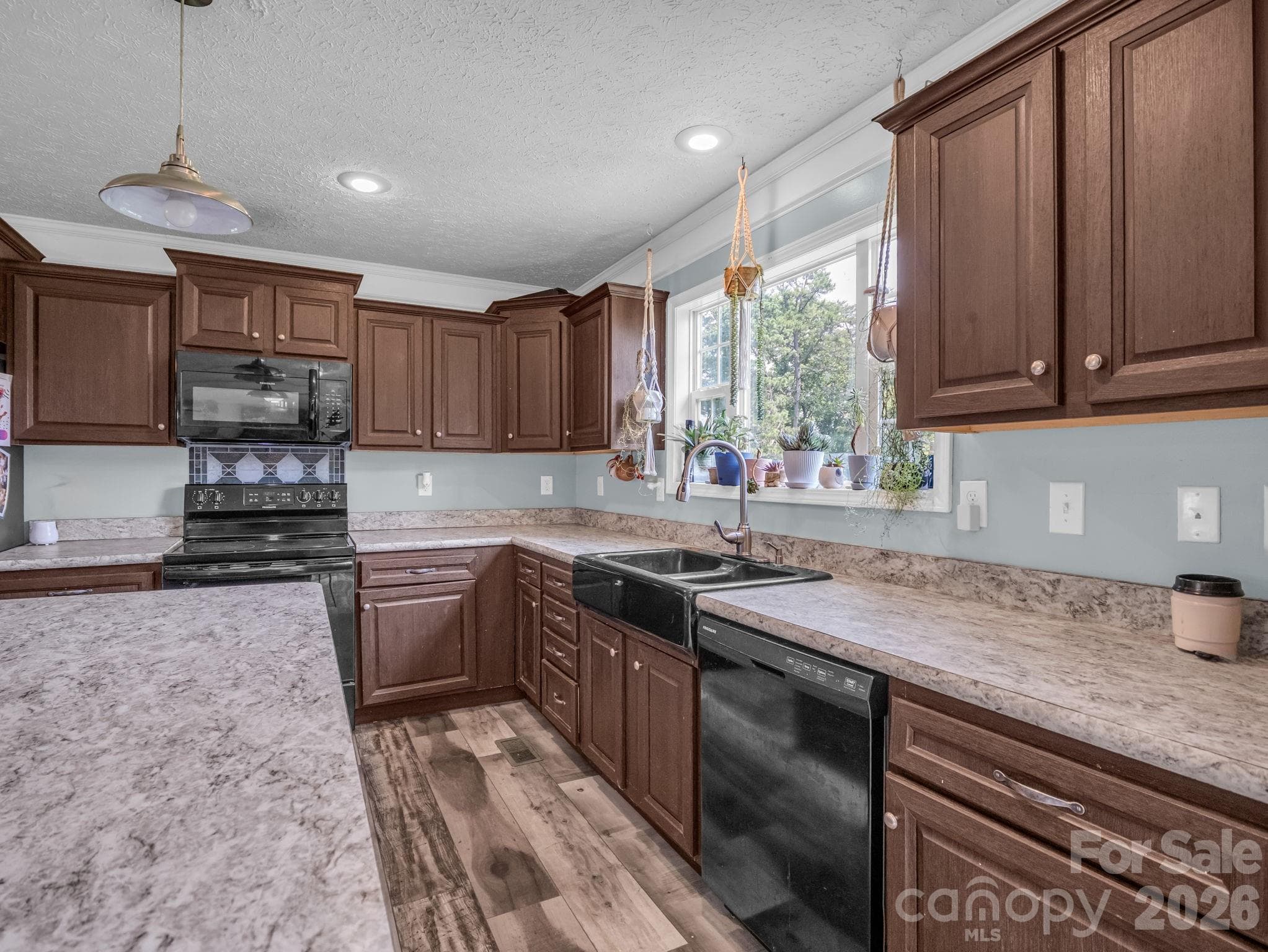 Single Family Residence at 213 Big Oak Road, Hendersonville, photo 12 of 52