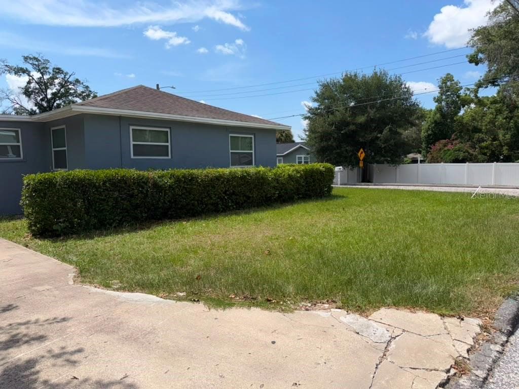 Single Family Residence at 703 E HAMILTON AVE, TAMPA, photo 6 of 99