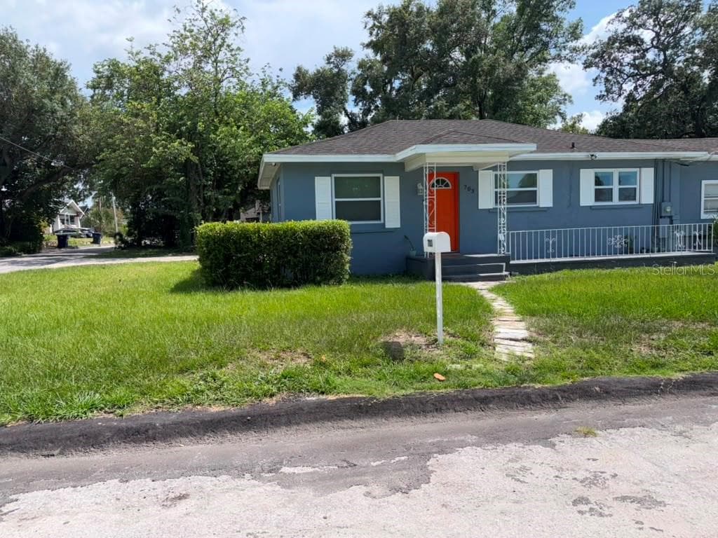Single Family Residence at 703 E HAMILTON AVE, TAMPA, photo 39 of 99