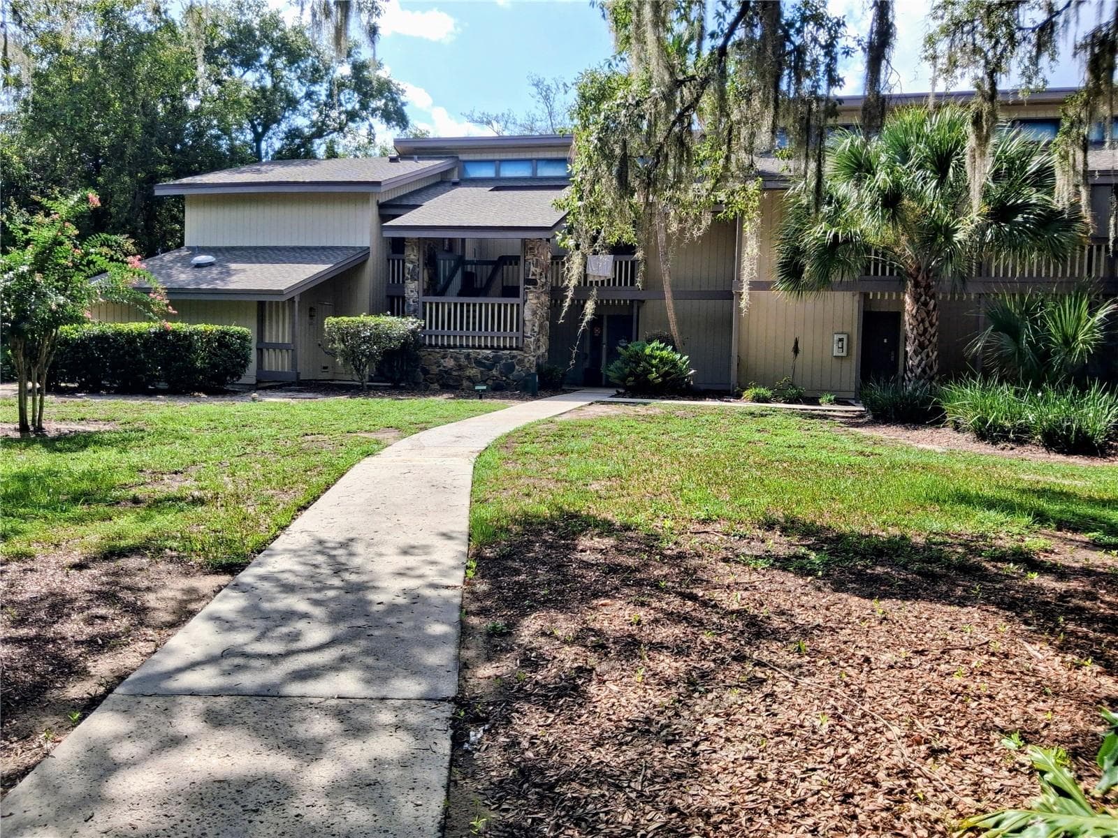 3341 CAMELOT DR #3341