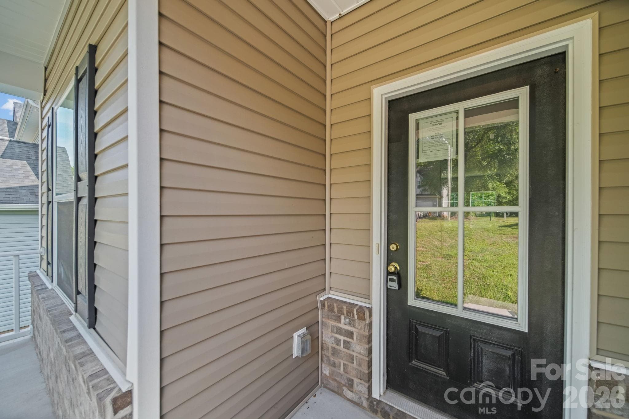 Front Porch - 7813 E Lane Drive, Charlotte
