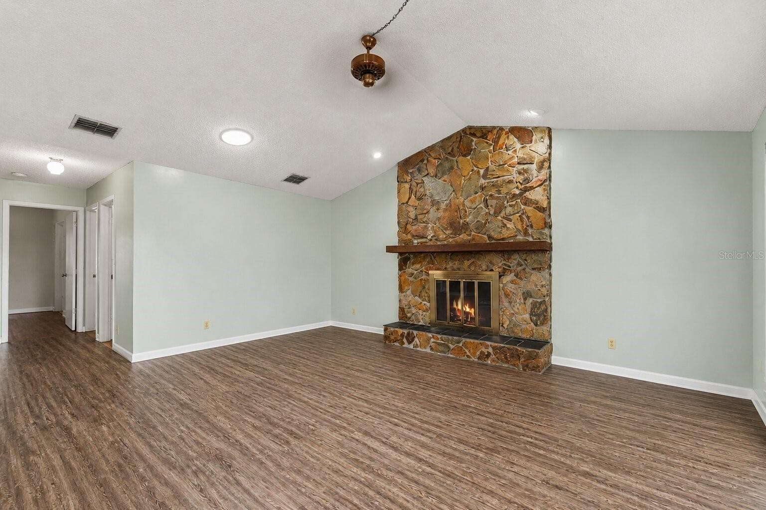 Single Family Residence at 9074 HEATHER BLVD, WEEKI WACHEE, photo 2 of 10