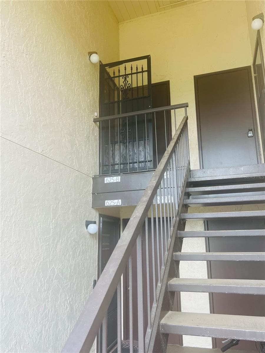 Condominium at 625 MIDWAY DR #B, OCALA, photo 5 of 23