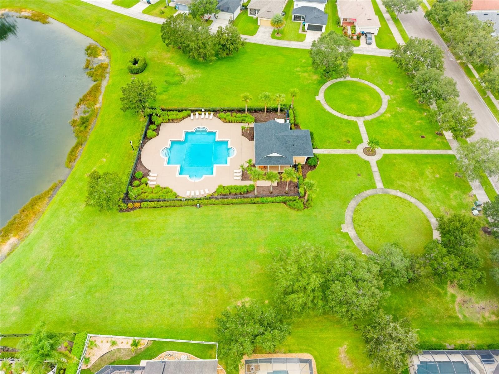 Single Family Residence at 14475 JAMAICA DOGWOOD DR, ORLANDO, photo 10 of 39