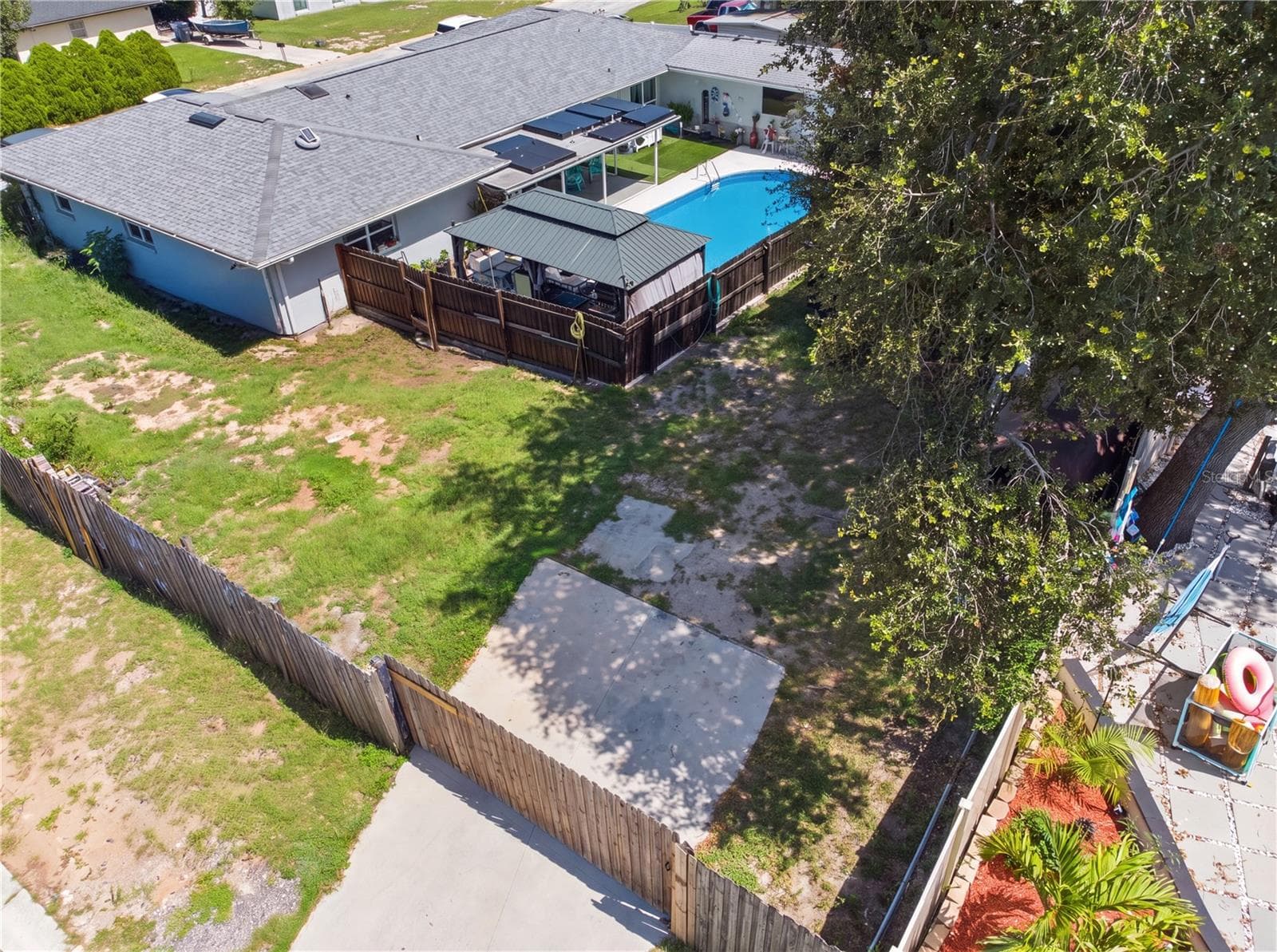 Single Family Residence at 1124 KING ARTHUR CT, VALRICO, photo 29 of 34