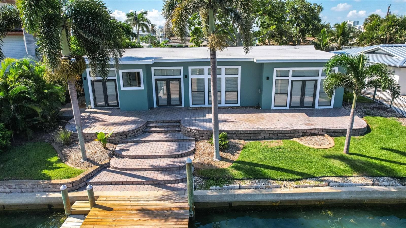 Single Family Residence at 440 PALM IS SE, CLEARWATER BEACH, photo 8 of 64